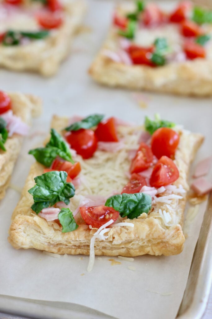 Baked Eggs in Puff Pastry